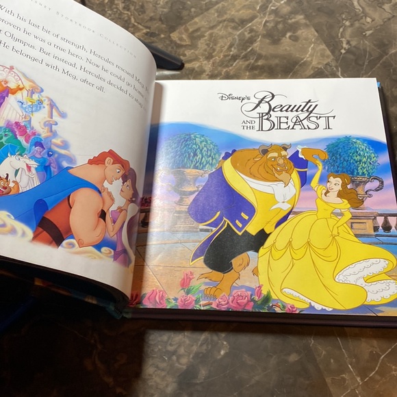 New Disney Storybook Collection:A treasury of Tales. 10 fully animated stories. - Picture 10 of 16